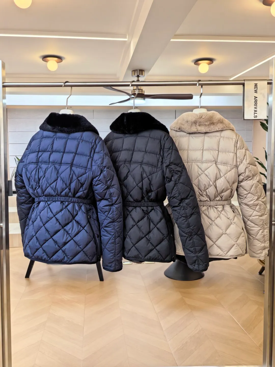 【Original 】Moncer｜ SS 26 Cygne Diamond- Quilted Short Down Jacket ， ， ， Size: 0123